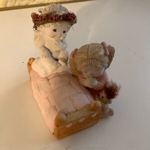 Dreamsicle Angel w/girl praying with bear by bed. Handcrafted cast art. Signed